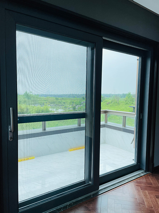 SS2 hybrid sliding door multi-point locking system
